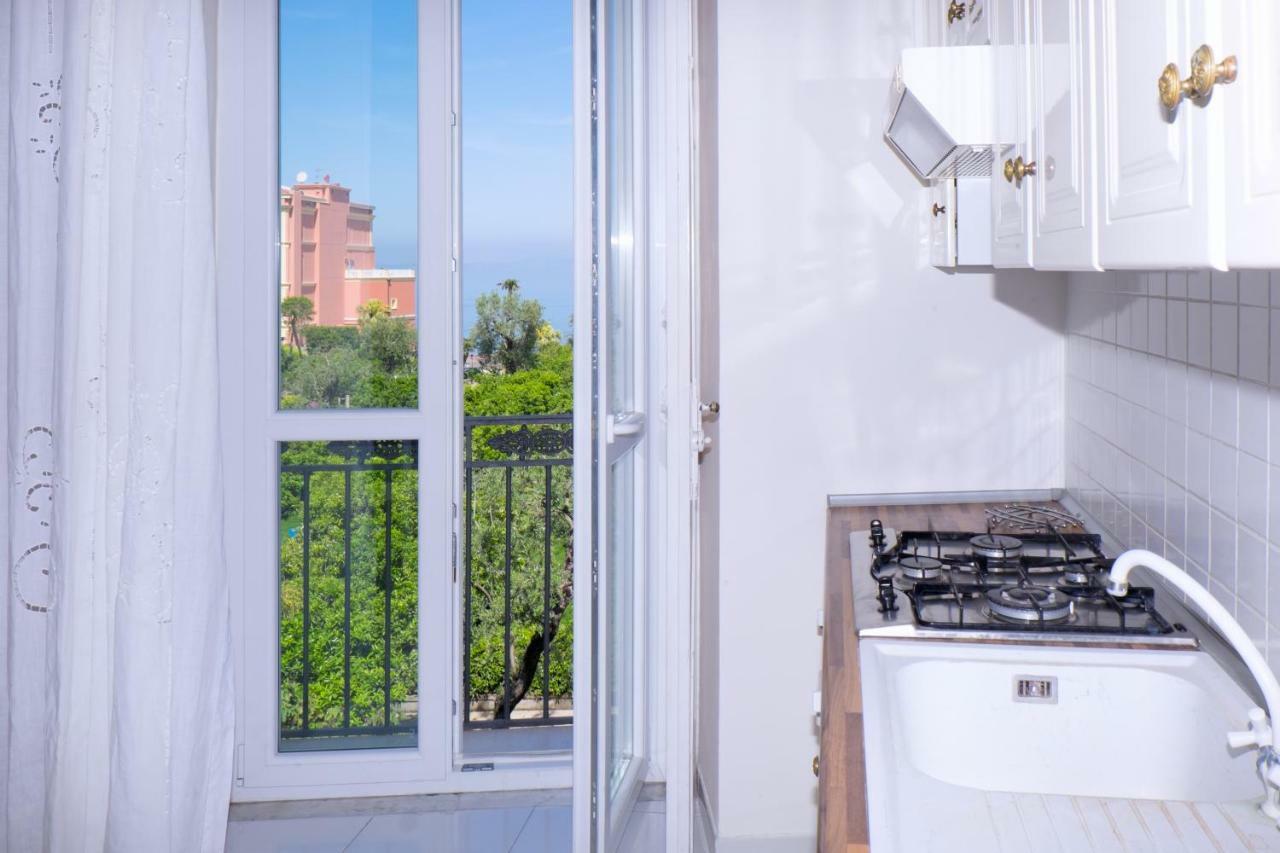 "White Mermaid" - Sorrento Downtown Sea View Apartment Kültér fotó